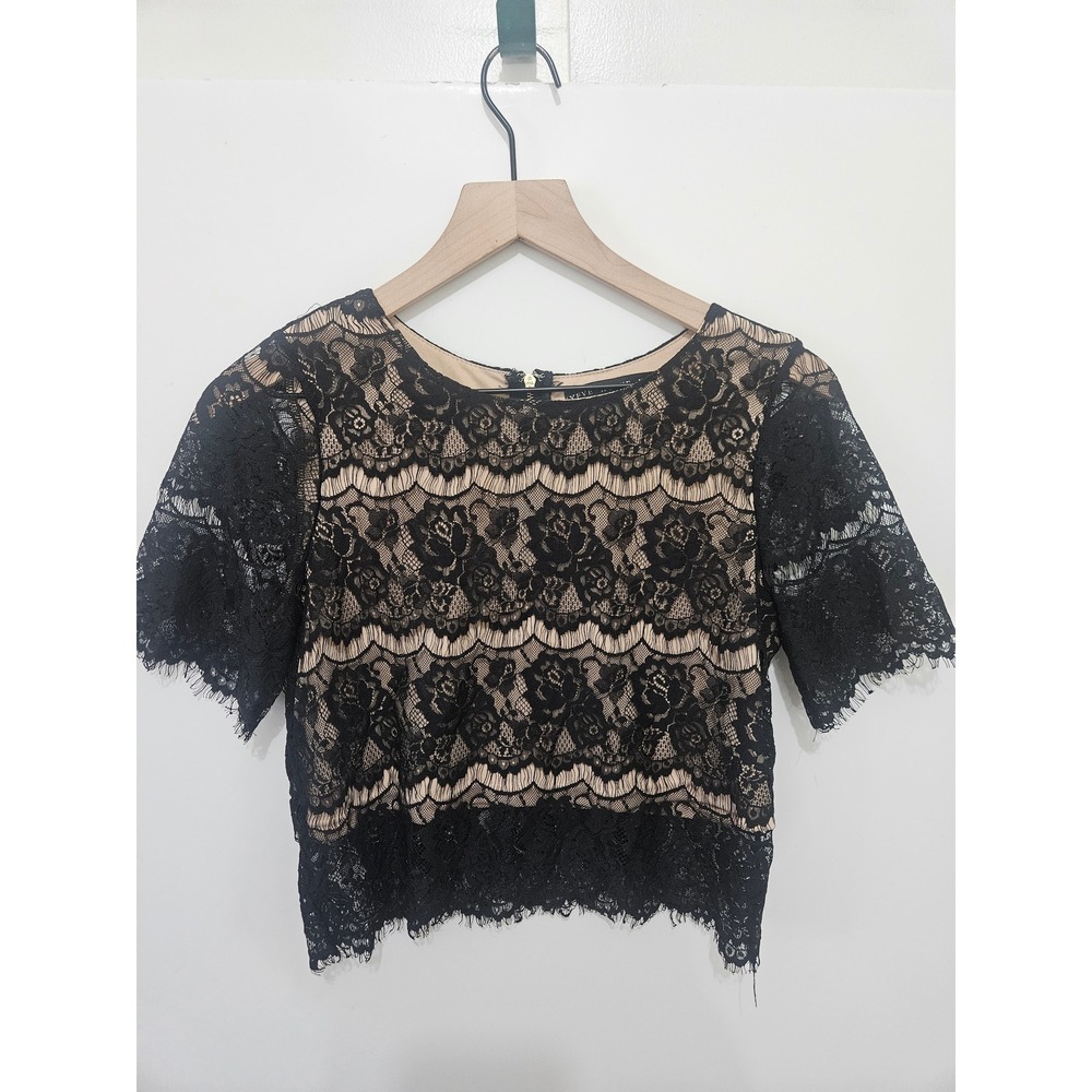 HYFVE Black Floral Lace Crop Top Nude Lining Zipper Back‎ Short Sleeve Small